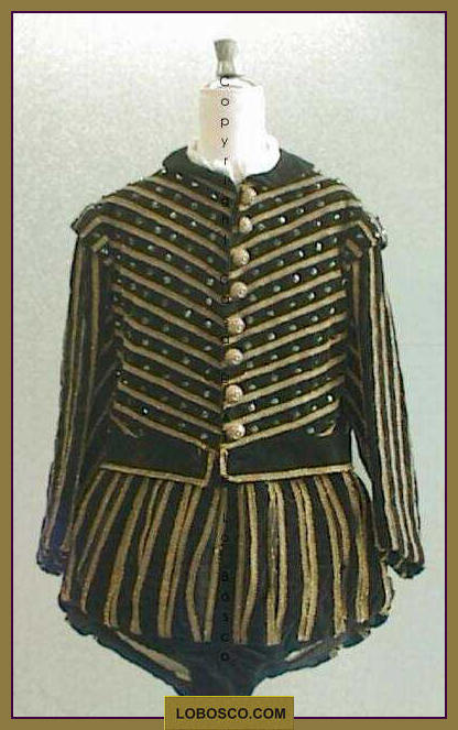 lobosco.com_00000245_1500_uomo_man_nero_oro_black_gold_costumi_abiti_teatrali_storici_carnevale_spettacolo_costumes_clothing_theatrical_historical_carnival_performance_2022.jpg